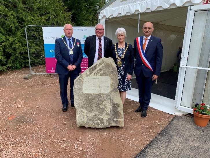 Jean-Marc Dubois and Cecile Brasseur from our Twin Town at St Hilaire de Riez came over to unveil the street names: St Hilaire Ave and Sion Place.